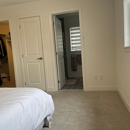 Ottawa Airport Guesthouse Екстер'єр фото